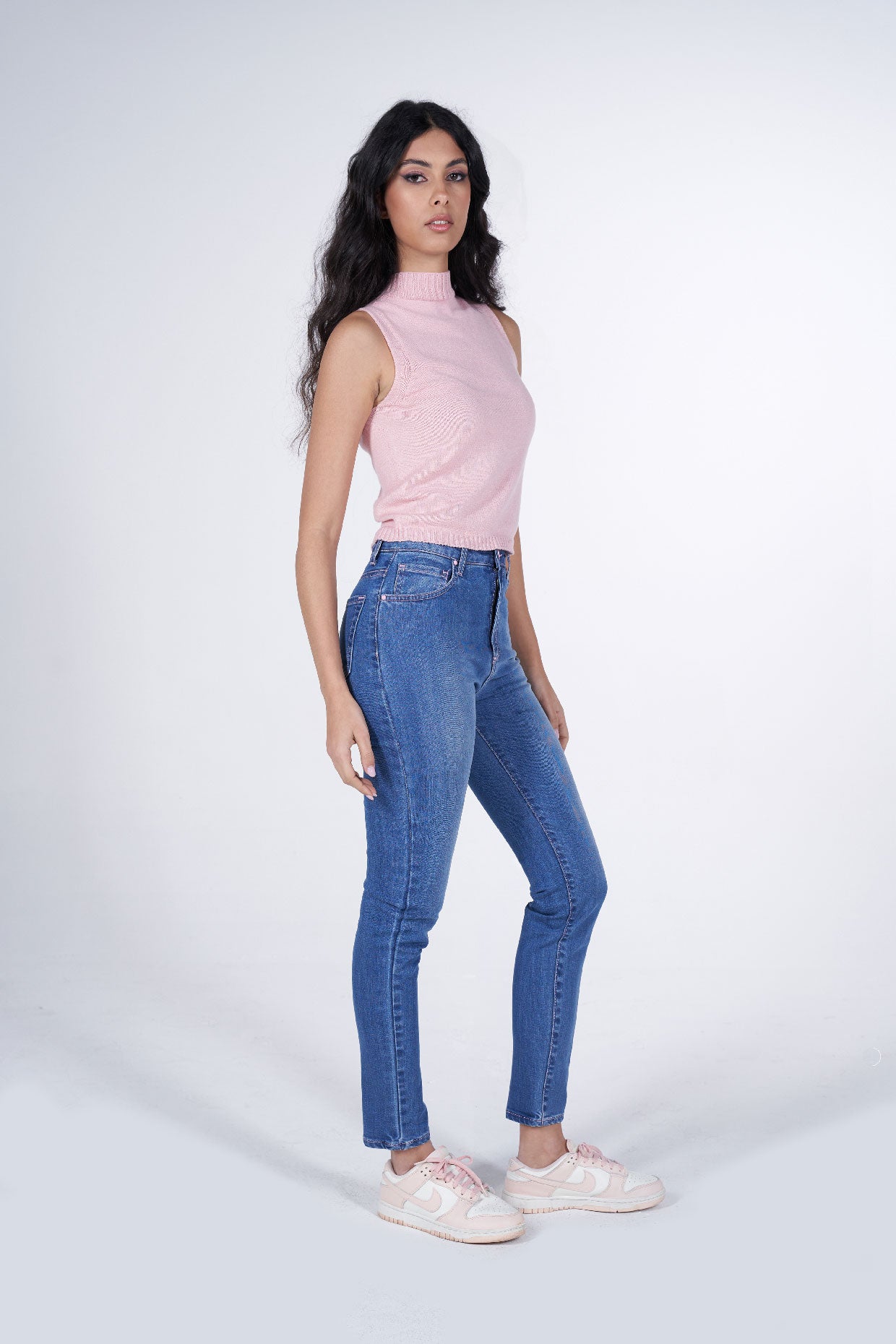 Jeans skinny con cuciture rosa
