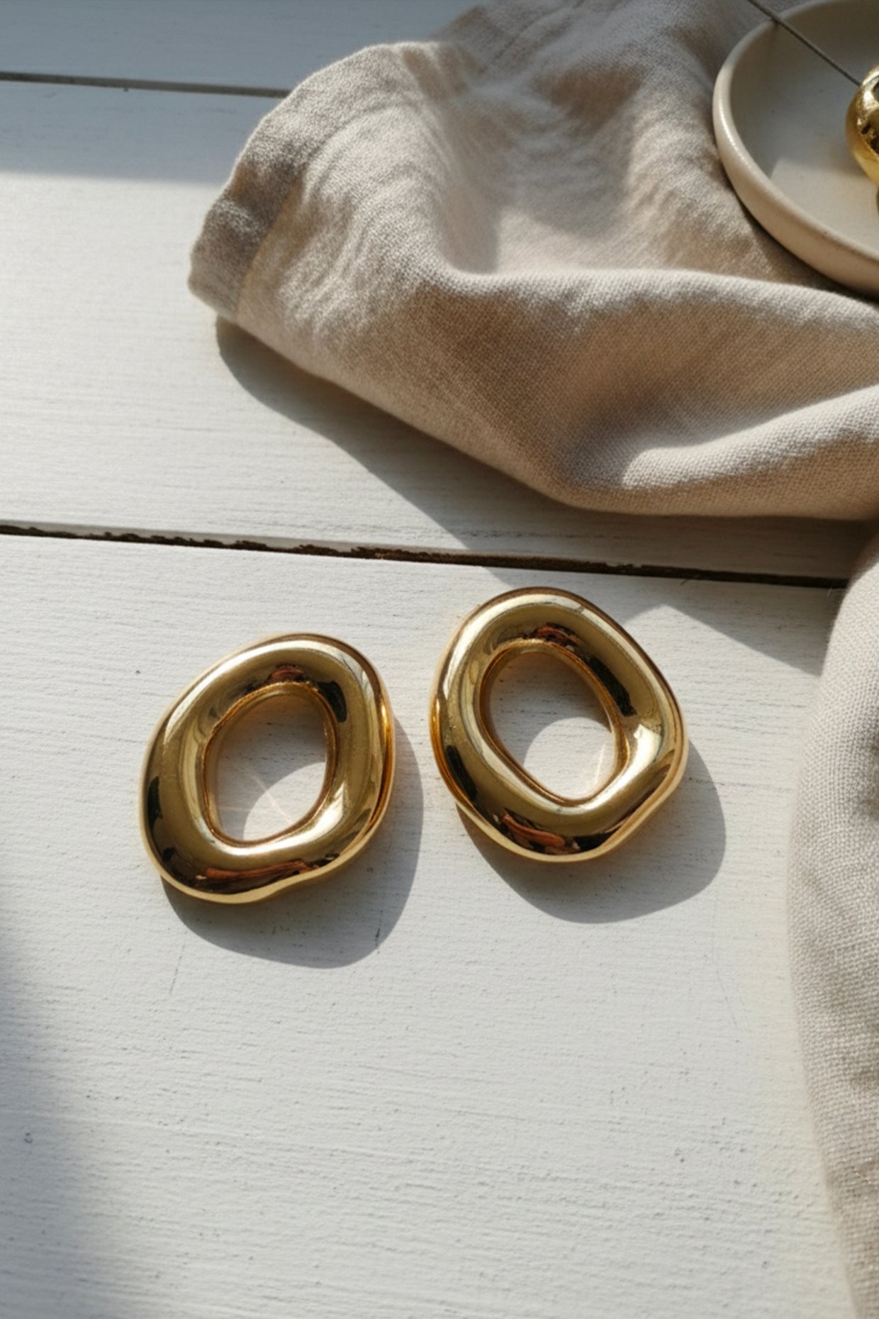 Crescent moon earring