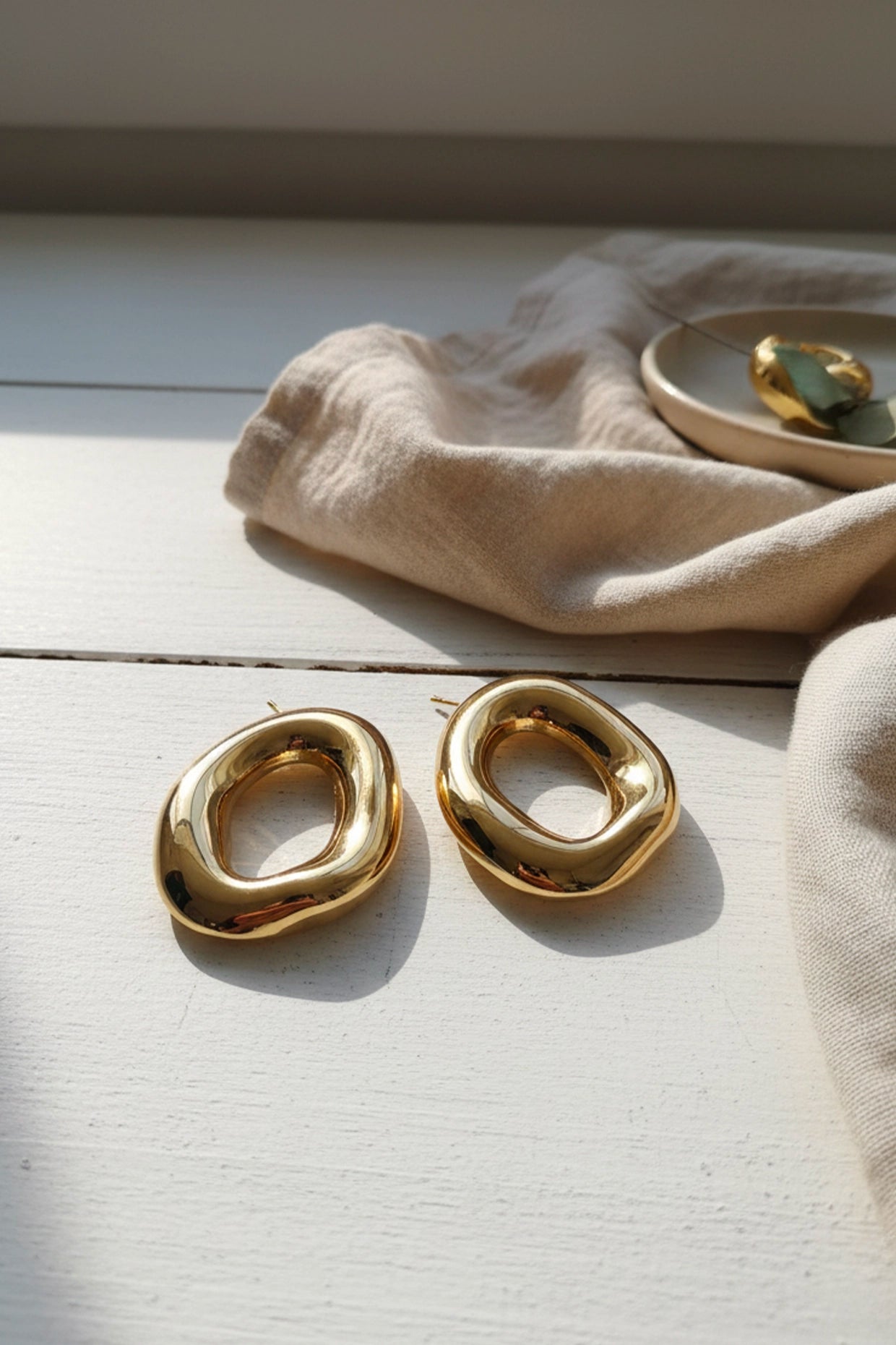 Crescent moon earring