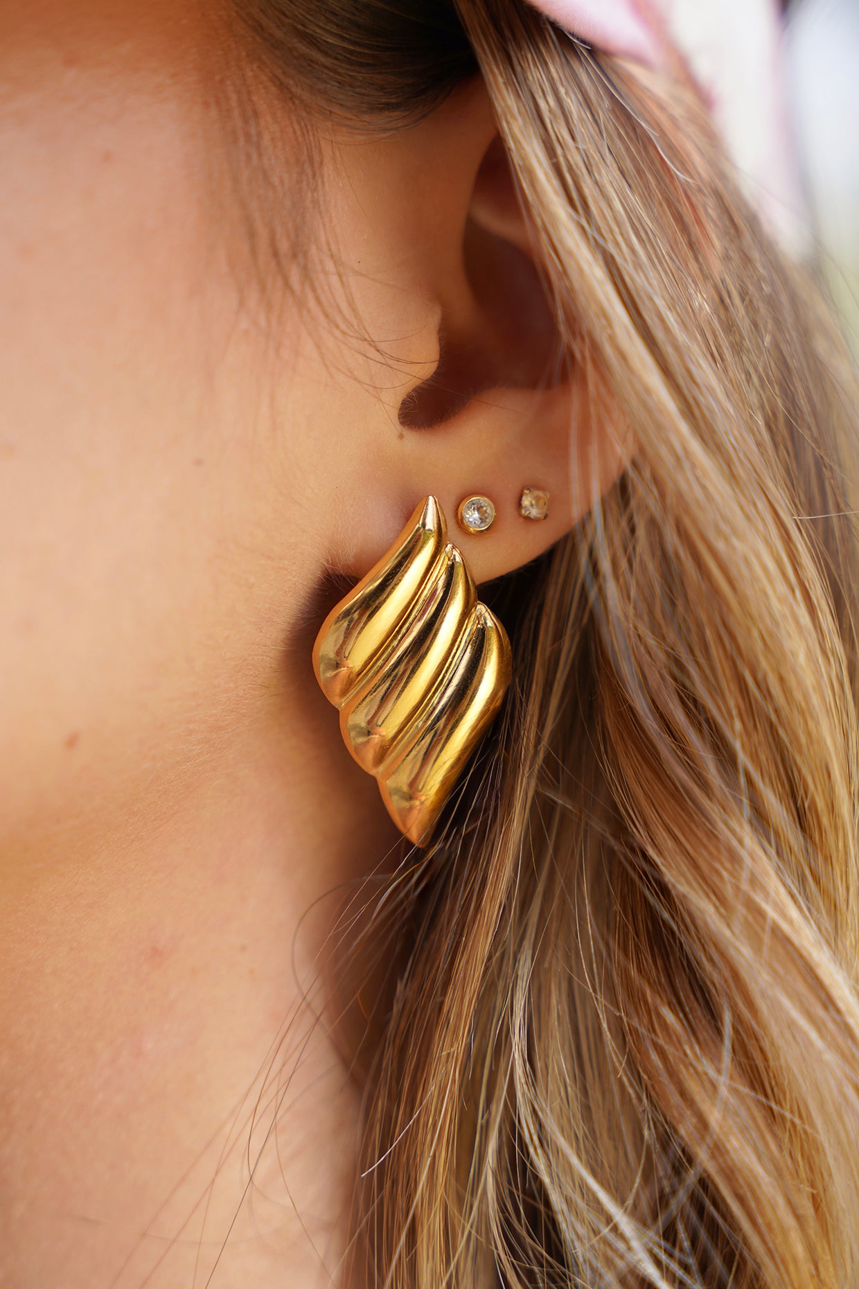 Shell earring